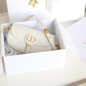 Classic DIOR Bag: A Stylish and Versatile Choice for Elegance